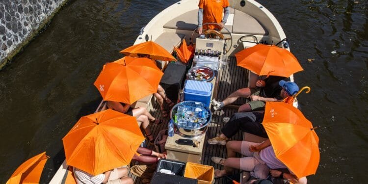 Amsterdam opent 12 koelteplekken tegen hitte, recordlange juni-hittegolf in de maak
