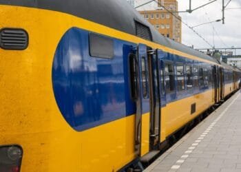 Unions stage rush-hour transport strike against welfare cuts