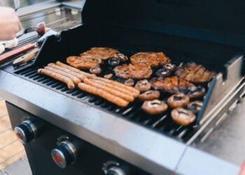 Bart (43) in Burenruzies: ‘De buren organiseerden een buurtbarbecue, maar wij waren als veganisten niet welkom’