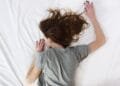 Vrouwen kunnen écht meer last van de hitte hebben dan mannen: hierdoor komt dat