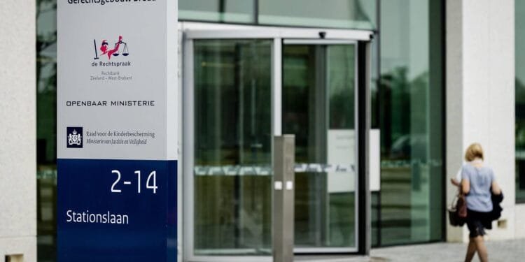 Zittingen van rechtszaken in provincies met code rood geschrapt