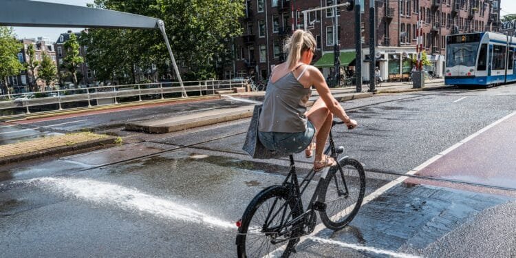 Hitte houdt Nederland nog even in zijn greep: op deze dag kan de temperatuur zo’n 10 graden dalen