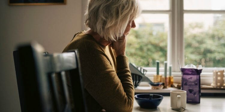 Wetenschappers ontdekken opvallend effect van eenzaamheid: je voelt je minder empathisch dan je bent