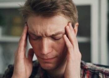 Brain freeze door een ijsje? Dit zegt die felle hoofdpijn volgens onderzoekers over je gezondheid