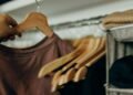 Nieuw onderzoek: moeite hebben met het kiezen van je kleding kan samenhangen met je welzijn