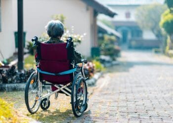 Onderzoek onder 87.000 volwassenen: meer dagelijkse blootstelling aan zonlicht hangt samen met minder kans op dementie