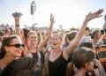Festival op de planning? Deze spullen wil je echt niet vergeten (want onmisbaar)