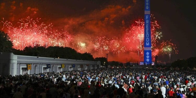 Viering 250 jaar VS afgesloten met speech Trump en vuurwerk