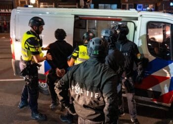 Tien aanhoudingen in Rotterdam en Dordrecht na Marokko-Canada