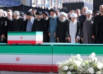 Zoons Ali Khamenei nemen afscheid, Mojtaba nog altijd afwezig