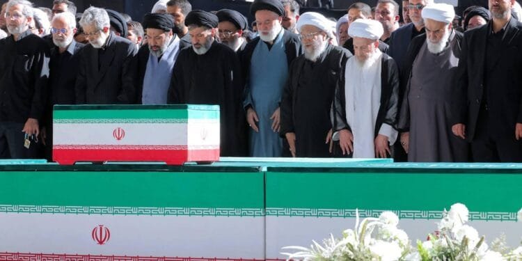 Zoons Ali Khamenei nemen afscheid, Mojtaba nog altijd afwezig