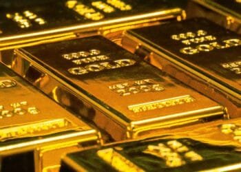 Goudprijs zakt terwijl de wereld onrustiger wordt: hoe veilig is beleggen in goud nog?