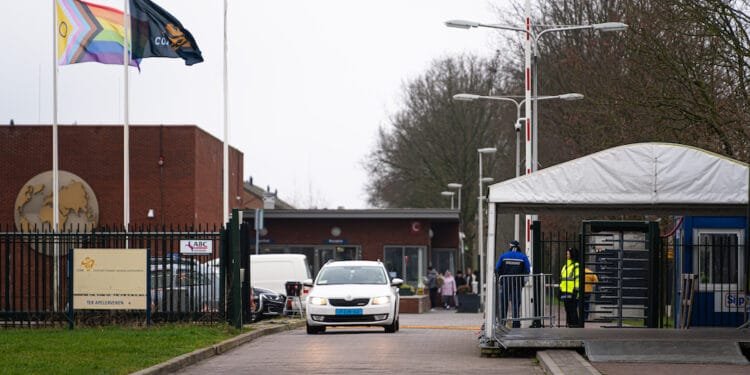 Van den Brink steps up pressure on councils to house refugees