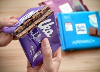 Milka roept populaire Karamel-chocoladereep terug: er zit mogelijk rubber in