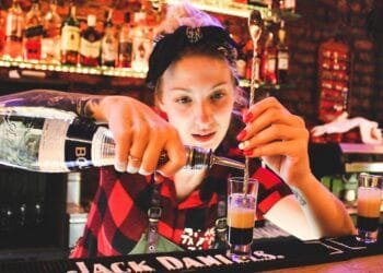 Jongeren kiezen andere vakantiebaantjes dan voorheen: horeca niet meer zo populair
