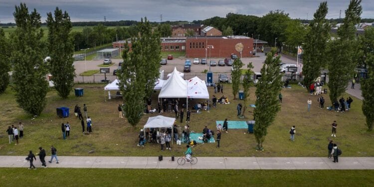 Rode Kruis moet hulpverlening in Ter Apel stoppen om onveiligheid