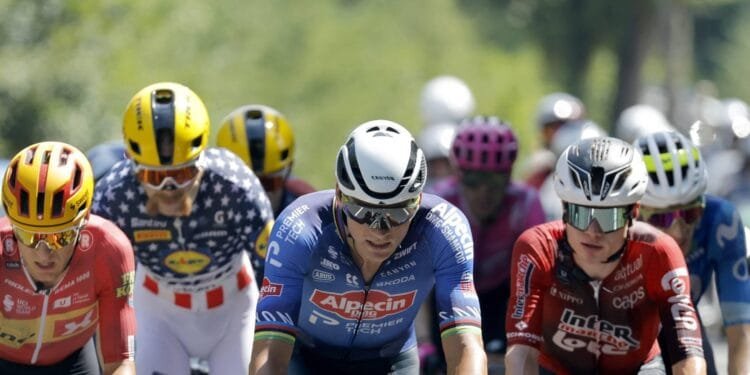 Van der Poel boekt na vlucht derde etappezege in Tour de France