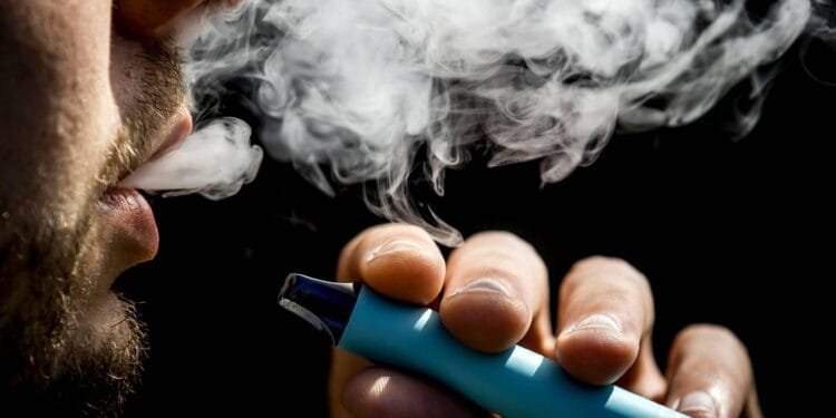 Meer vapende jongeren met gezondheidsklachten