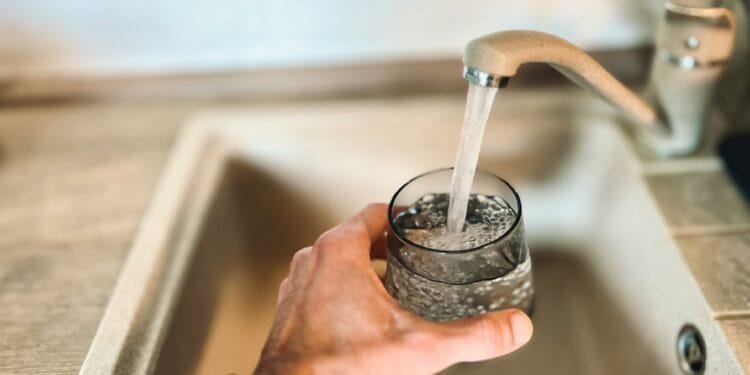 Steeds meer droogtemaatregelen, maar Nederlanders hoeven zich geen zorgen te maken om tekort aan drinkwater