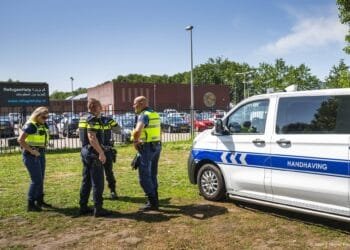 Minister: wachtende asielzoekers Ter Apel opgevangen in pand