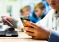 Europees advies: sociale media te schadelijk en onveilig voor jonge kinderen, verbod is raadzaam