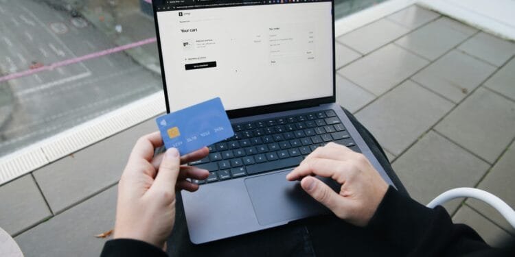 Onderzoek: 1 op de 4 Nederlanders denkt geen doelwit te zijn van oplichters, maar loopt juist meer risico