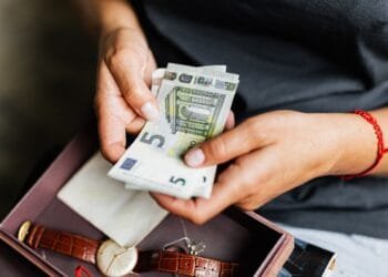 Onderzoek: inwoners met hetzelfde lage inkomen lopen tot 1000 euro mis
