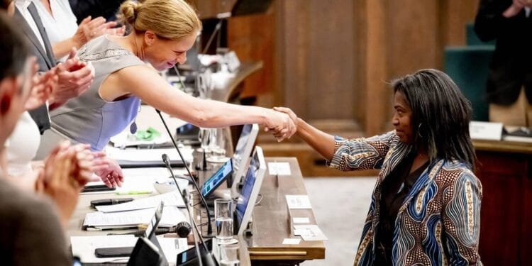 Na verrassende stemming is Nunnely nieuwe wethouder Rotterdam