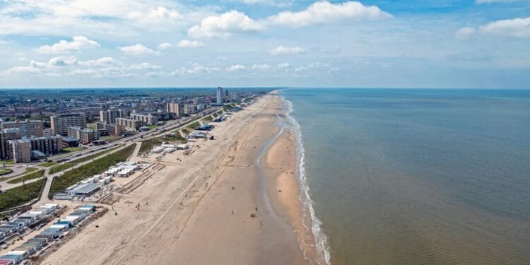 Pavilions on Zandvoort nudist beach go on sale for €3.48m