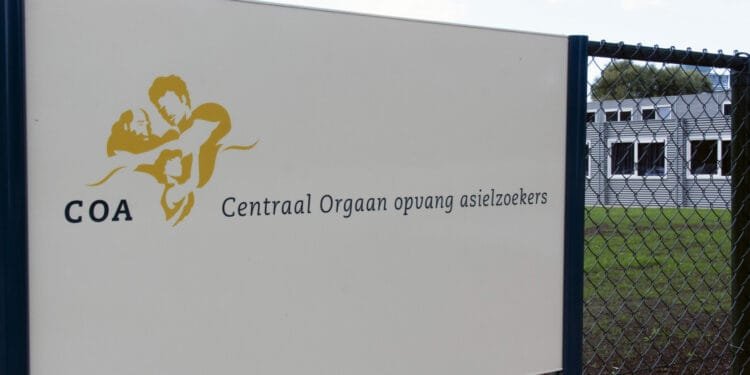 Asylum agency claims €185m from hotel reception middleman
