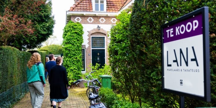 Starters willen plotseling minder graag een huis kopen: ‘Ze schatten hun kansen realistischer in’