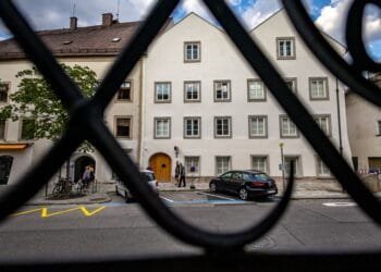 Huis van Adolf Hitler is nu een politiebureau en dit is de reden