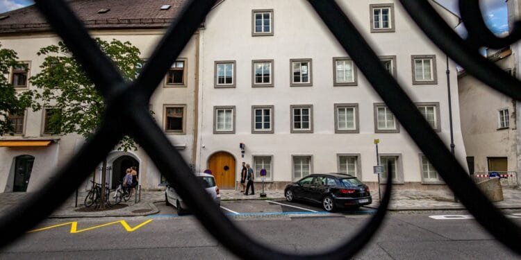 Huis van Adolf Hitler is nu een politiebureau en dit is de reden