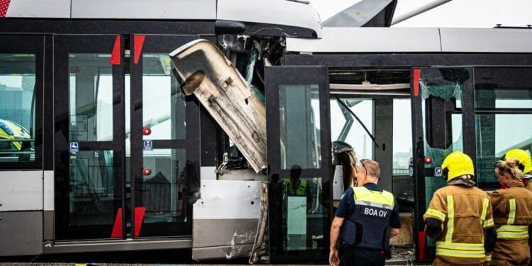 Two trams collide on Rotterdam’s Erasmus Bridge, 15 injured