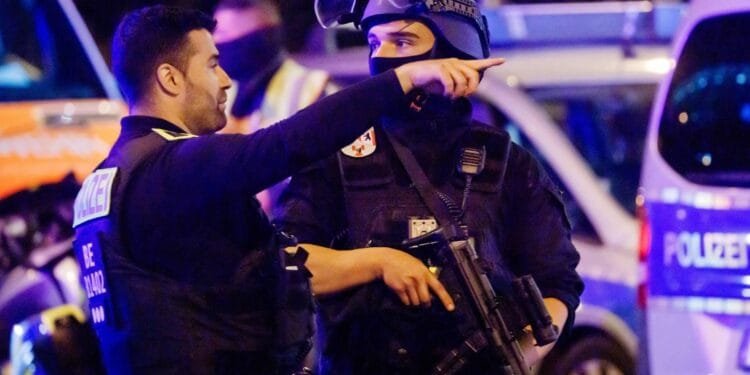 Politie Berlijn deelt foto van verdachte aanrijding Pride
