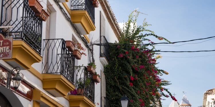 Florian (47) verhuurde zijn appartement in Spanje, maar één verkeerde keuze kostte hem duizenden euro’s