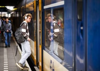 NS-treinreiziger kwam in de eerste helft van 2026 iets vaker te laat aan: dit zijn de redenen