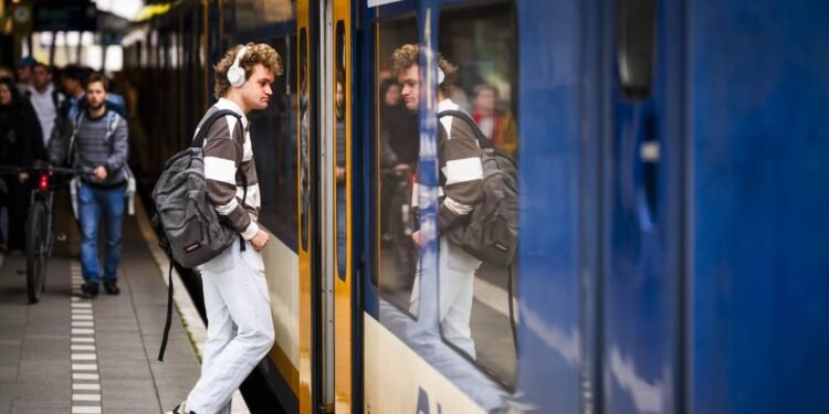 NS-treinreiziger kwam in de eerste helft van 2026 iets vaker te laat aan: dit zijn de redenen