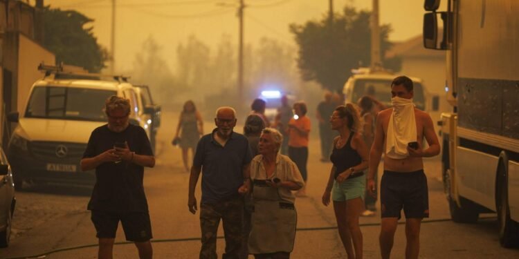 Evacuaties in Portugal om zich snel verspreidende natuurbrand