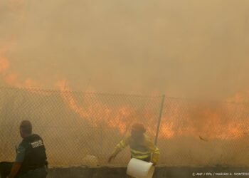 Spaanse natuurbrand bij grens Portugal verspreidt zich snel