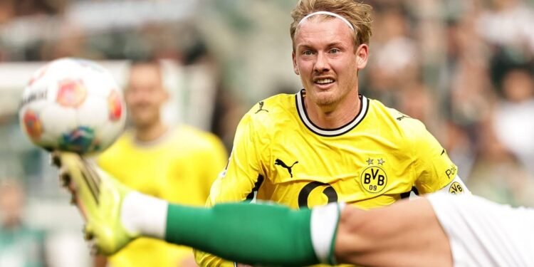 Ajax contracteert transfervrije middenvelder Brandt (ex-Dortmund)