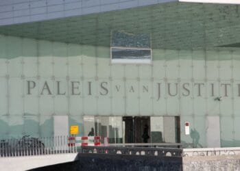 Hundreds of serious offenders get sentence cuts over delays