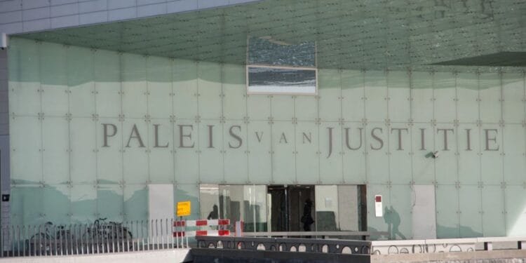 Hundreds of serious offenders get sentence cuts over delays