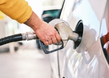 Tanken in België vanaf woensdag flink goedkoper dan in Nederland