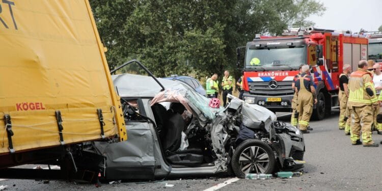 Local mayors step up pressure to end border checks after crashes